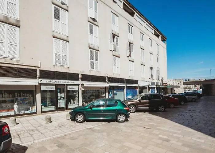 Double And Single S Apartments